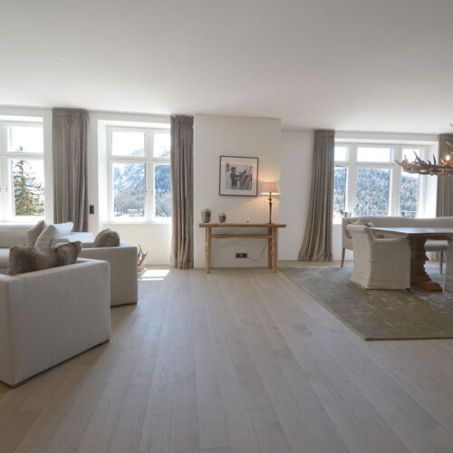Traumhafte 4.5-Zimmer-Wohnung mit atemberaubender Panoramaaussicht in Pontresina
